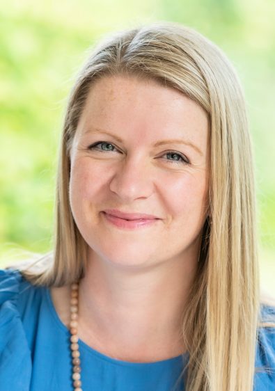 Dr Emily Knott